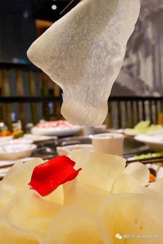 火锅无缝链接到郑州!除了锅底,这些特色菜品才