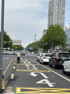 郑州首条“多车串联掉头”通道启用！