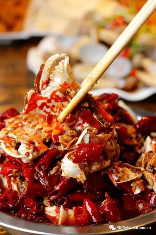 我住的郑州没有海,但在这几家餐厅吃海鲜我能