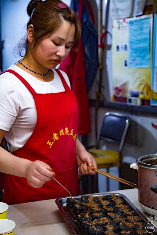 要黑色的豆腐的人居多，