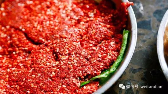 麻辣牛肉,看着裹着一层辣椒,你就知道它的后劲有多辣!