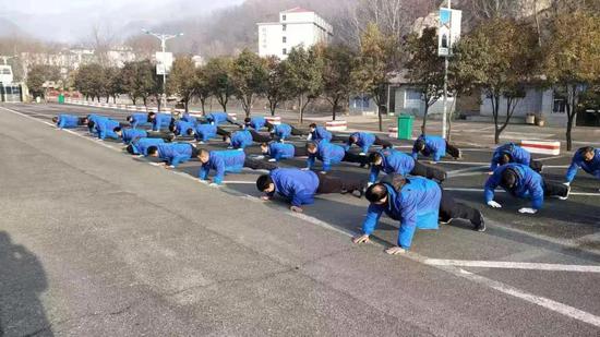 ��Ů��ڡ�����������ɽ���¾㱸 ����������