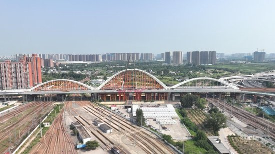 旧桥拆解施工两年多，郑州彩虹桥有望国庆节通车