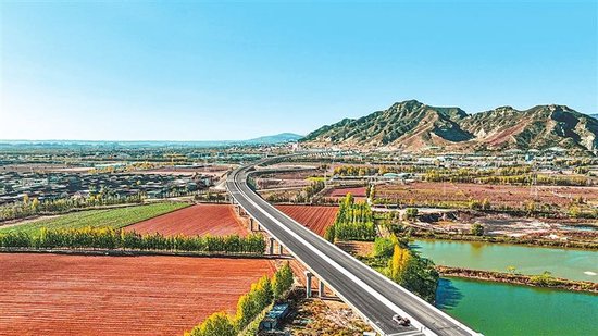 沿黄河高速公路济源段。 孟梦 摄
