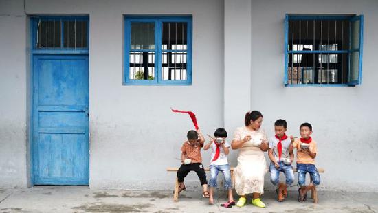 河南提高贫困地区乡村教师补助 最高每月补助