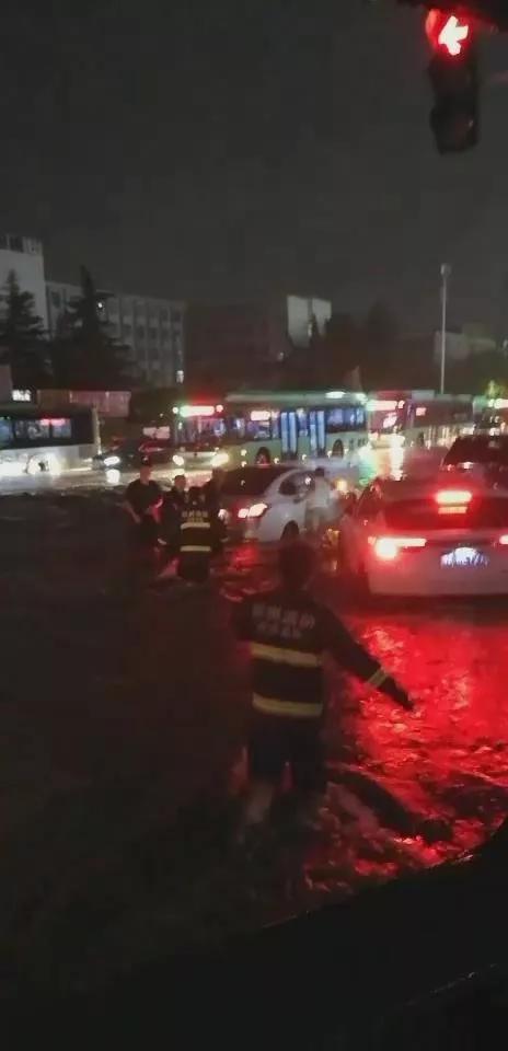 據@鄭州市氣象局消息