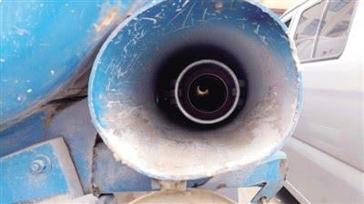 灑水車改成加油車，加油口隱蔽性很強