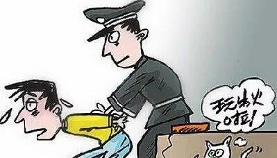 奇葩!三门峡渑池民警深夜送醉酒男回家反被掌掴 奇葩!三门峡渑池民警深夜送醉酒男回家反被掌掴