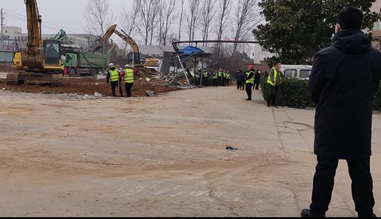 河南版“小汤山”医院选址港区 现场工作人员称不超过10天建成(最新发布)