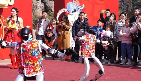 银基动物王国机器人拜年演出