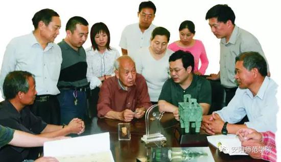 河南省高校人文社科重点研究基地——安阳师院甲骨学与殷商文学研究中心的学术骨干