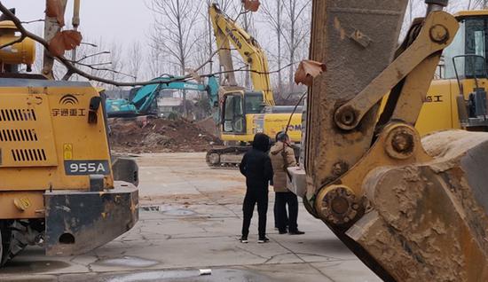 河南版“小汤山”医院选址港区 现场工作人员称不超过10天建成(最新发布)