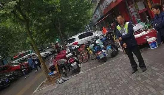 （早前記者曝光 鄭州省醫(yī)周邊亂收費(fèi)問(wèn)題）