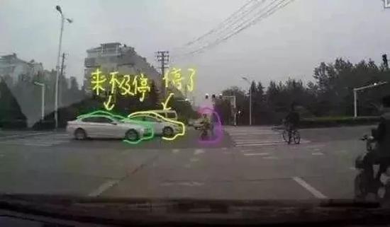 2路侧停满车的地方,注意周边