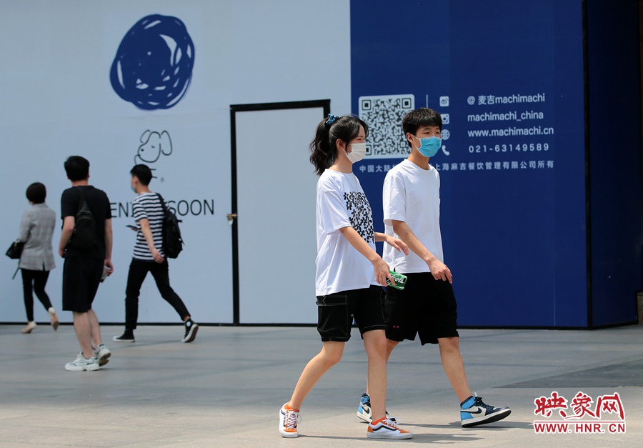 短褲T恤今天很合適