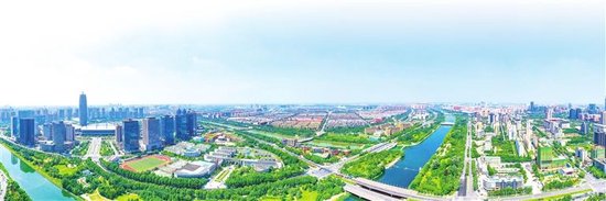 从高空俯瞰郑州，城市与绿意共生共长，风景如画。