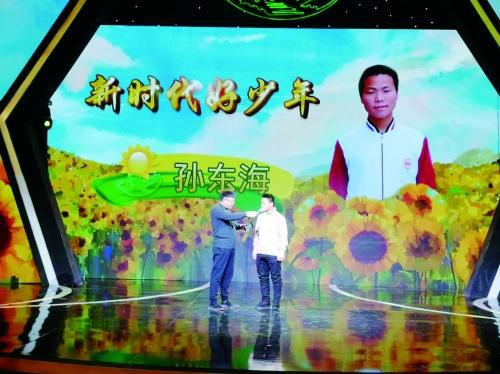 河南商報記者彎文奎