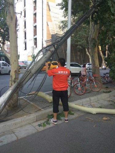 ֣�ݴ�������ϵ���ק���ĸ��߸� ���ڲ������³���