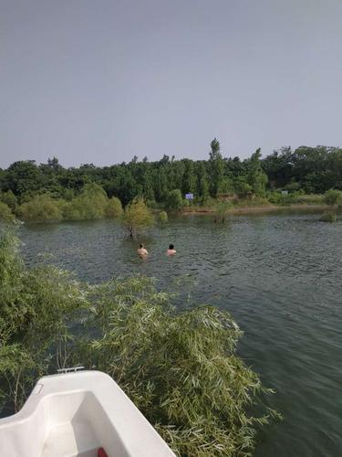 郑州一水库危险水域有了学生身影 还好被及时