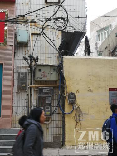 ▲緯五路經七路口南30米路東，電表電線裸露。