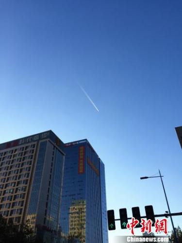 資料圖：圖為鄭州市區農業路花園路附近天空景象。　韓章云 攝