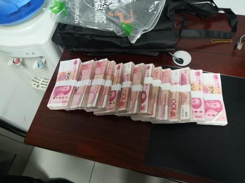 �˿Ͱ�14��Ԫ�ֽ�������⳵ ֣���񾯰�æʧ������