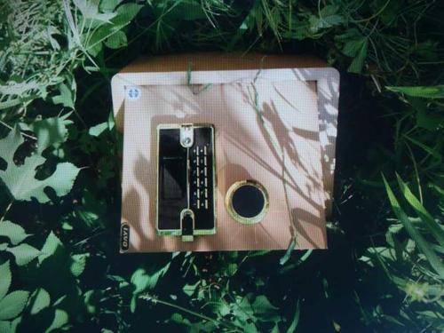 胆子真大!郑州一小偷入室行窃直接搬走保险柜