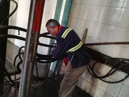 ●星火相傳，祖孫三代都干環衛