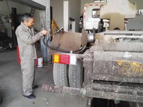 ●從鐵锨鏟垃圾到智能車操控