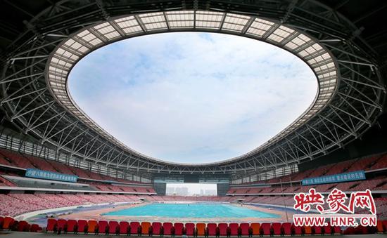 奥体中心的6万座体育场