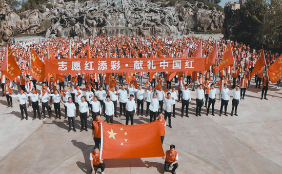 国庆七日:“绿城使者”“红”动绿城