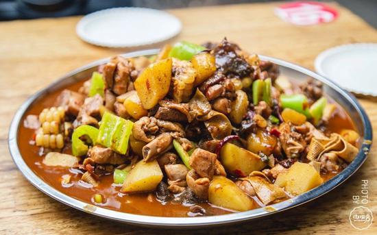 风味大盘鸡浓香酱炒鸡!郑州这几家经典炒鸡店你绝对不能错过!