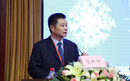 郑州大学第一附属医院副院长闫新郑主持启动仪式