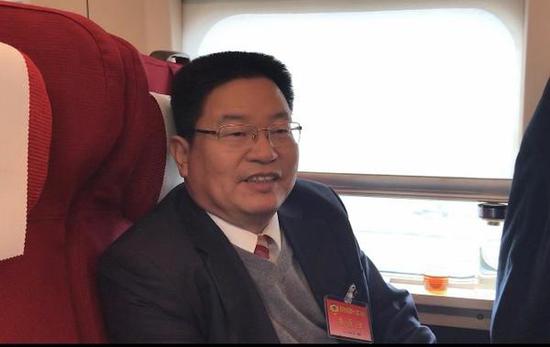 1.全國(guó)政協(xié)委員、河南綠色中原現(xiàn)代農(nóng)業(yè)集團(tuán)有限公司董事長(zhǎng)宋豐強(qiáng)：