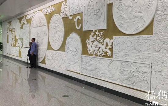 中央商务区站:龙文化