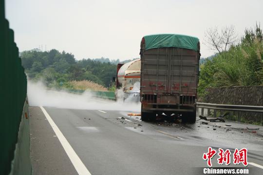 图为事故现场。 黎上文 摄