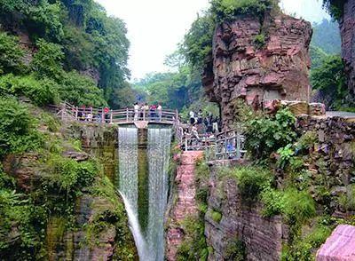 大发点评:春天里,在万仙山访古探幽,走世界奇迹郭亮洞,体验不一样的景色~