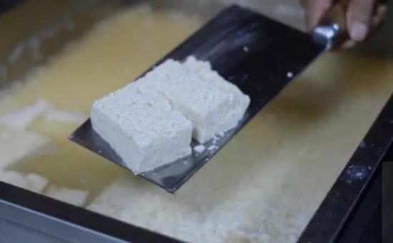 來自四川的井水豆花，在鄭州也能吃到了！你知道嗎？