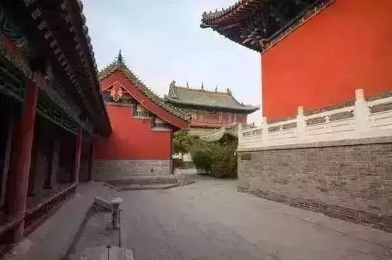 在过去,文庙是很多城市的“标配”。