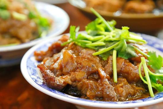 郑州管城区扣碗老店!一碗热乎乎的酥肉扣碗,吃到最朴实的家的味道!