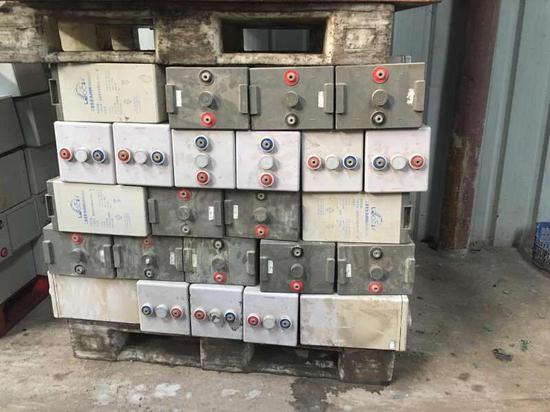 刑拘18人!郑州警方打掉非法处置废旧蓄电池犯