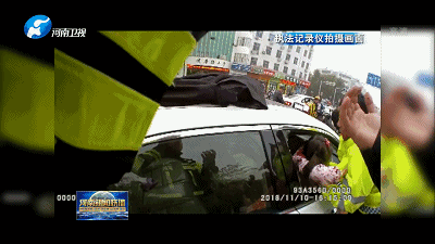 粗心母亲将4岁女孩锁在车内 发现时口吐白沫昏迷不醒 粗心母亲将4岁女孩锁在车内 发现时口吐白沫昏迷不醒