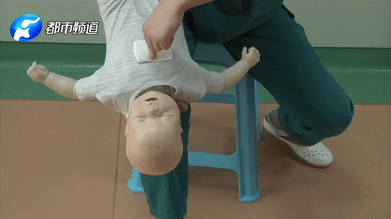 這種急救法同樣適用于兒童和成人