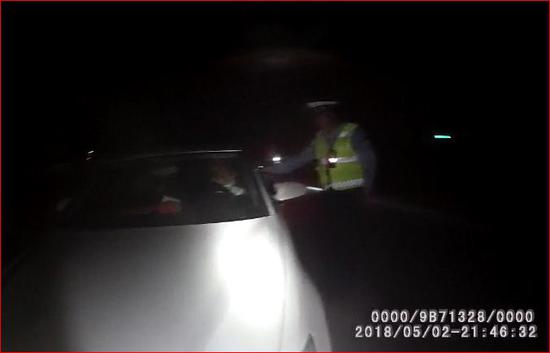 ֣��˾��·���Ⱦ�·��ס�� ·�м����ݱ���ס��