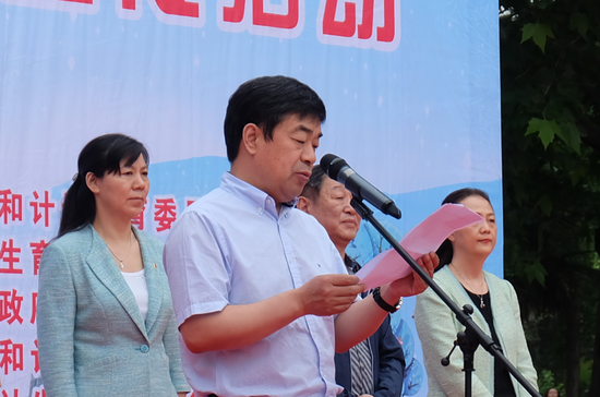 河南省卫生计生委党组成员、副主任谢李广