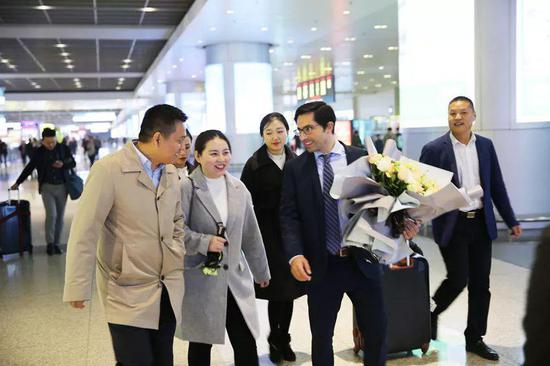 郑州植得口腔医院迎来首位德国牙医专家加入