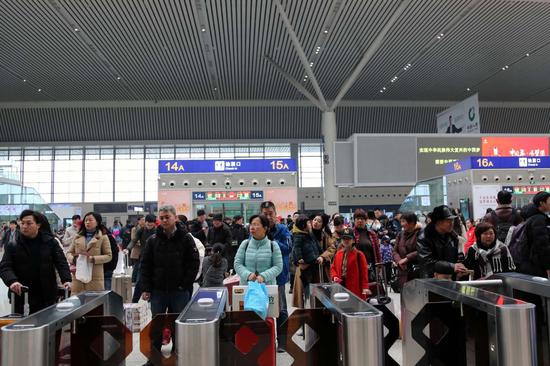 清明假期 郑州东站加开62趟高铁临客 清明假期 郑州东站加开62趟高铁临客
