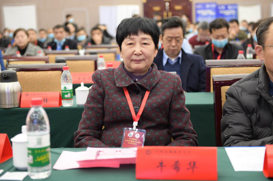 河南省医学会烧伤外科分会前任主任委员、郑州市第一人民医院烧伤中心名誉主任 牛希华教授