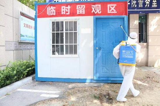 学校门口临时留观区消杀