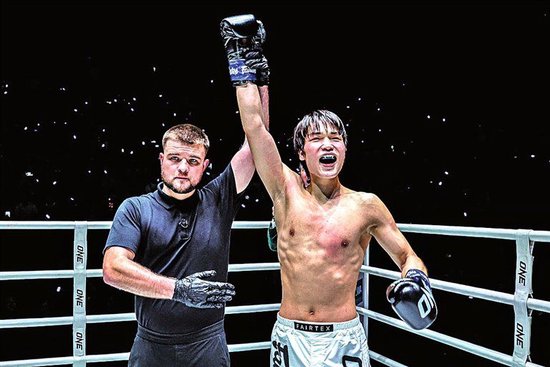 周口小伙52秒击败泰拳世界冠军达万猜 中国“最能打的城市”坐